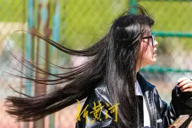 “吹呀吹呀我的骄傲放纵”，济南大风来袭“长发飞舞”图片
