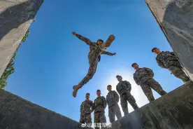 围观！感受400米障碍训练现场图片