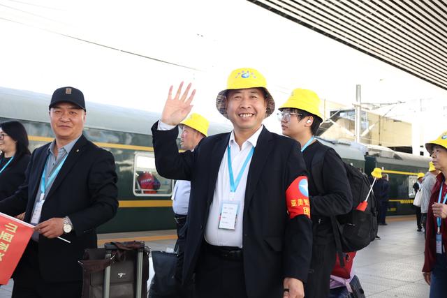 亚美号文旅专列太原首发 车联网+文旅开启三晋新征程