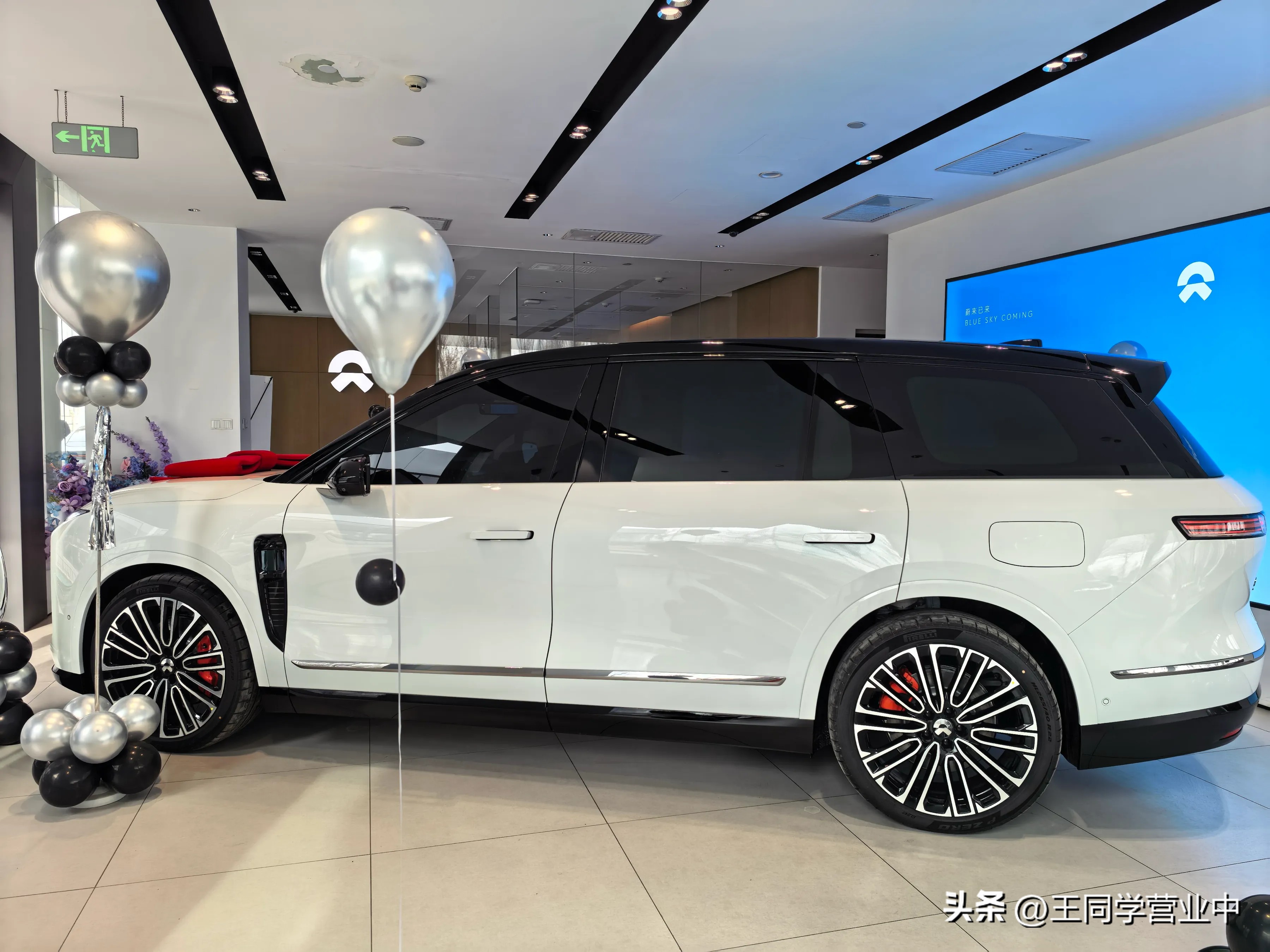 蔚来ES8配置对比_蔚来_蔚来ES8换电