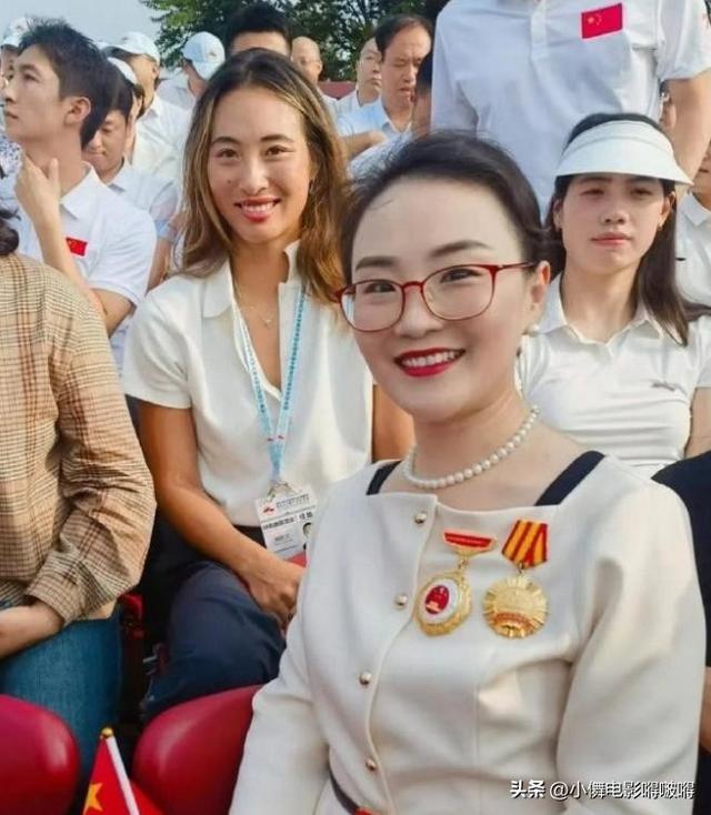 九三阅兵现场：雷军3点去排队，霍启刚姚明同框，体育天团好兴奋