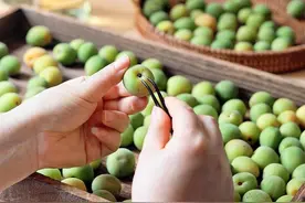 传统中医的现代养生秘诀：冰糖酸醋饮的神奇功效图片