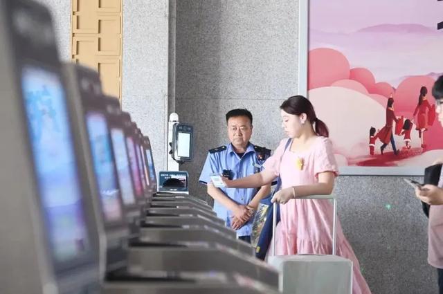 这座地级市的百年老站，最近客流超火爆！