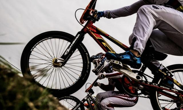 冬季骑行男生专属3层穿搭公式+避坑技巧，保暖不笨重还显瘦