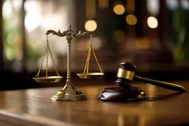 女孩拨打12309要求“换爸爸”？原因让人泪目 “爸爸太可怕，一年内3次家暴警情” 律师：构成虐待罪！图片