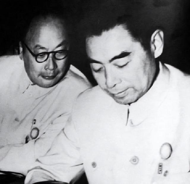 1962年，与周总理贺龙一起喝酒，陈毅猛地惊叫：张茜，我的脚好痛