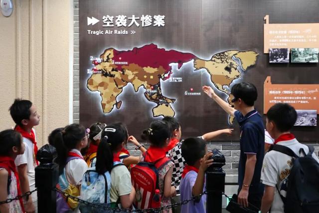 重庆防空洞：全球罕见的“地下山城”，来渝旅行必体验！