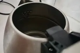 烧一壶开水要多少电费？烧开水用电还是天然气划算？图片