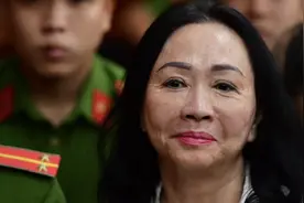 李嘉诚看上的女人却被判死刑，空手套白狼骗了900亿的她有多狠！图片