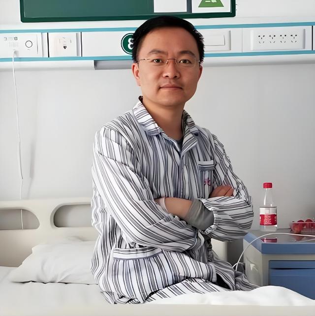世道不公平！2023年蔡磊抱怨：我爷爷50岁去世，父亲47岁离世