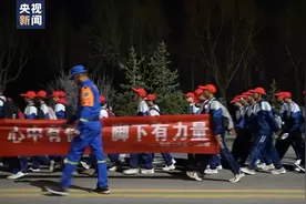 往返108里，坚持29年，徒步缅怀如何影响孩子们？图片