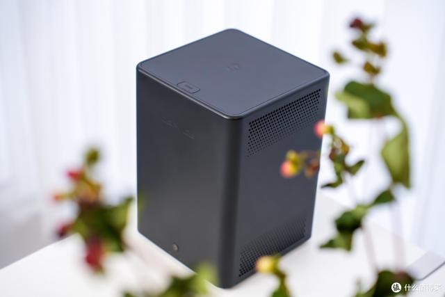 NAS深度思考清单：神仙打架，才要清醒丨极、绿、群、威，怎么买