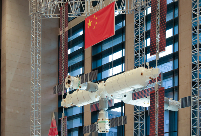 美论坛：一旦中国禁止美国加入中国空间站，美国是否有权将其击落