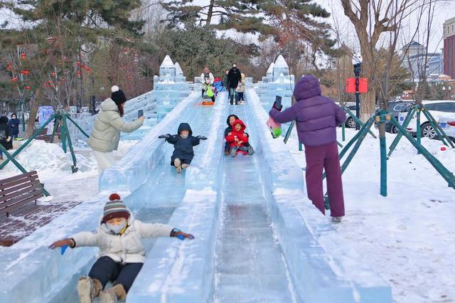 冰雕雪雕齐上阵！长春新民大街变梦幻冬日乐园