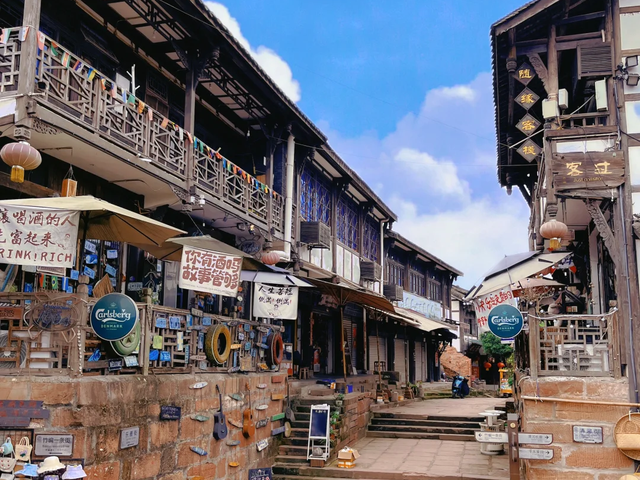 旅游攻略|成都十大必游古镇：交通路线+景点特色，强烈推荐！