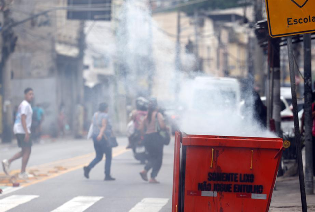 血洗贫民窟抓毒贩，真正的犯罪大佬在金融街数钱！巴西揭惊天黑幕
