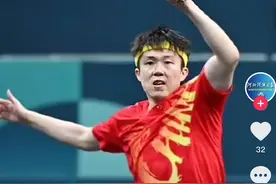 太豪横了！球拍给国兵干紧张了，龙队提醒王楚钦“别上头”图片