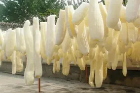 老一辈人经常用“丝瓜瓤”洗碗，为什么丝瓜瓤不沾油？事实如此图片