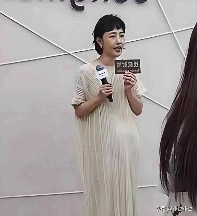 天哪，漂亮的白百何咋变成这样了呢？网友直呼：差点没认出来