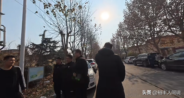 谢尔比大爷追悼会！大振痛哭阿里抹眼泪，两人无交流	，曝离世细节