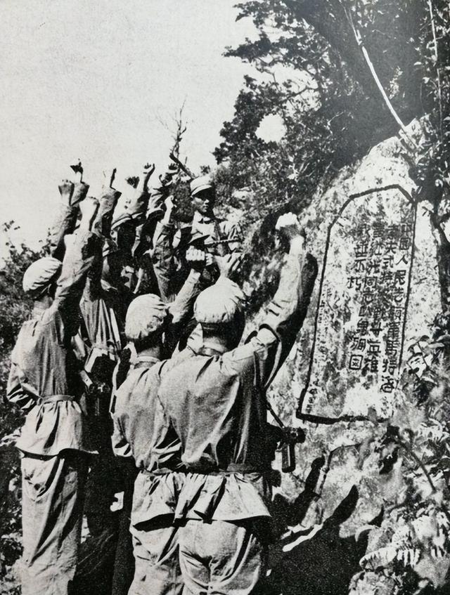 蒋介石临终前告诉蒋经国：我这一生只敬佩一人，畏惧两人!