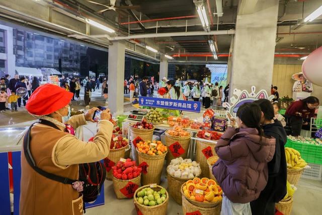 非遗+AI点亮二〇二五年“活力夜广西”百色主场
