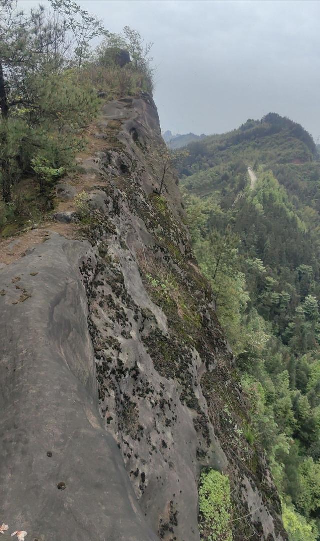 重庆巴南最高峰探秘，云海、古寨，拥有太多的自然奇观与历史古迹