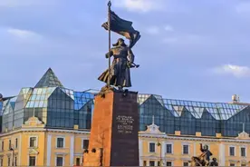 海参崴，中国曾经的东北渔村，为何成为俄罗斯远东最大军事基地？图片