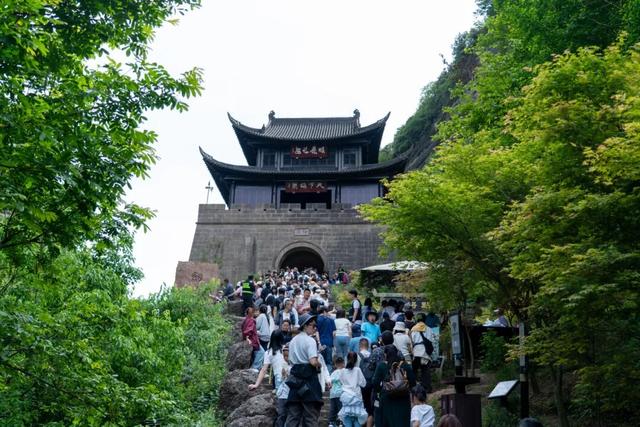 四川剑阁县文旅市场持续火爆，多元玩法焕新假日时光