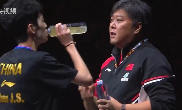 中国大满贯：2-4，陈俊菘虽败犹荣，林诗栋迎来考验，半决赛难打