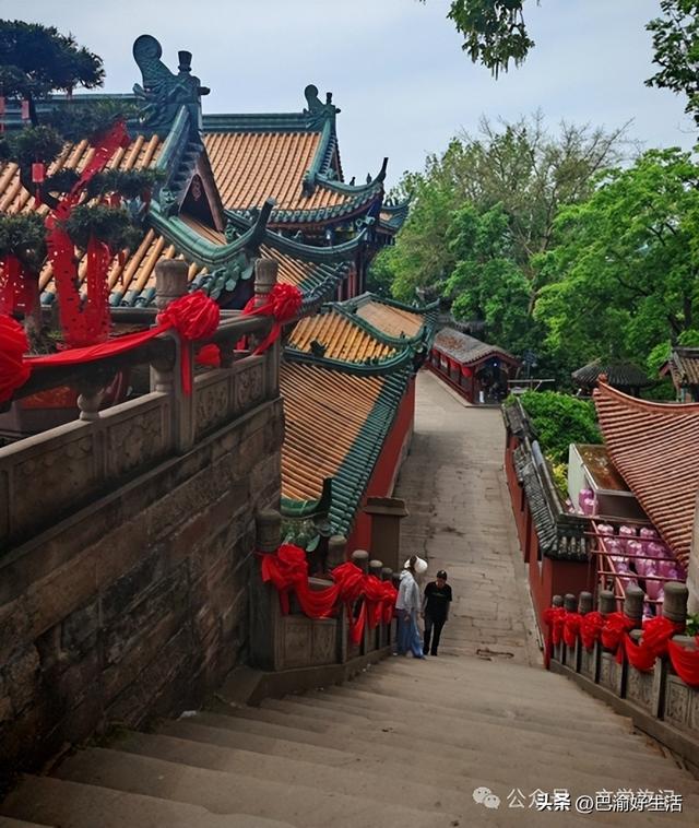 重庆丰都名山鬼城景区，里面到底啥样？