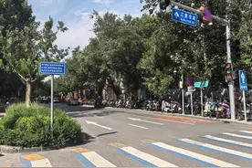 绿树成荫、骑行漫步！三里屯这条街为啥这么好逛？图片