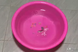 开空调时，房间里到底要不要放一盆水？多亏空调师傅提醒，受益了图片