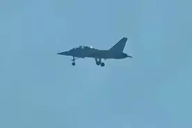 福建舰甲板热闹了，猎鹰终于搞定心脏病，不用指望乌克兰发动机图片