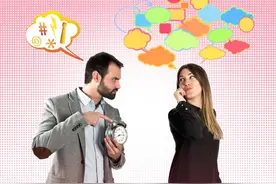 男生择偶黄金年龄是28-33岁！家庭条件不好的男生，晚点找对象！图片