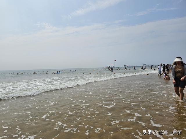 沙滩，海水，浪声，蓝天，白云，归于平静，回归自然！