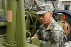 一级军士长柳强，真强！图片