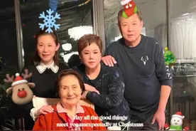 95岁的童葆苓在美国过圣诞！女儿女婿相伴温情爆棚图片