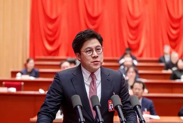 结婚13年，44岁郭晶晶再次迎来喜讯，全网恭喜，终于等到这一天