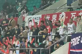 闹大了！四川男篮现场MC母亲被问候，评论区言语不堪入目图片