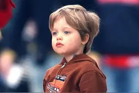 皮特和阿汤哥的女儿：都是18岁，都肤白貌美大长腿，谁更漂亮一点图片