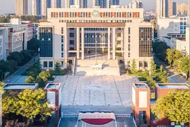 全国唯一以推拿命名的学校——河南推拿职业学院图片