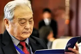 我国十大球类运动的教父级人物图片
