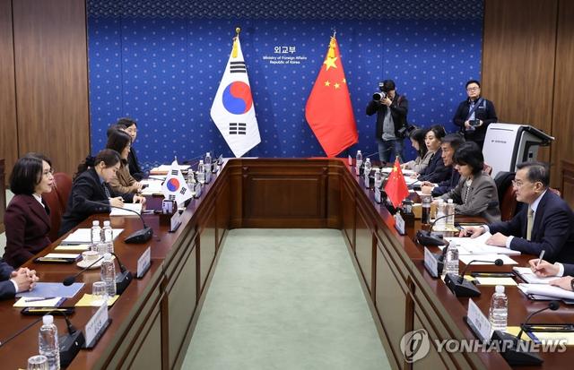 反华潮来袭，李在明像变了个人，韩国两极分化，前总统或病死狱中