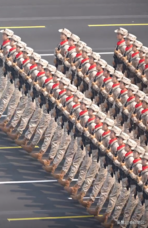 这才是该追的星！女民兵李思颖阅兵回家后仅半天，又有一个新身份