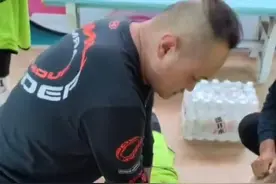 男子打篮球突发心梗，太和县一热心人上演“教科书式救人”图片