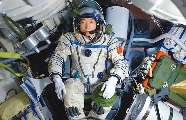 神舟21号，在酒泉发射！