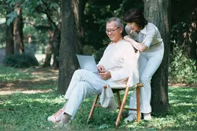 “抱团”养老散伙，“搭伙”养老流行！老人坦言：搭伙比一个人强图片