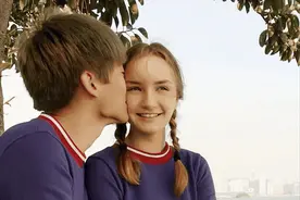 90后意大利美女模特，嫁给中国小伙，23岁生娃，逆袭成千万网红图片