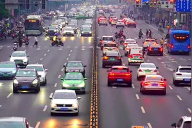 未保持安全车距 追尾负全责图片